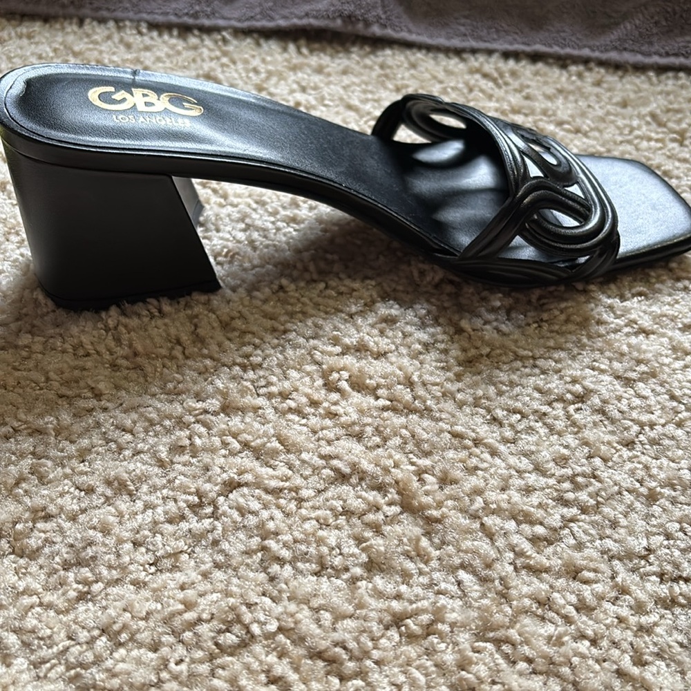 GBG Los Angeles Black Women's Sandals - Picture 2 of 2
